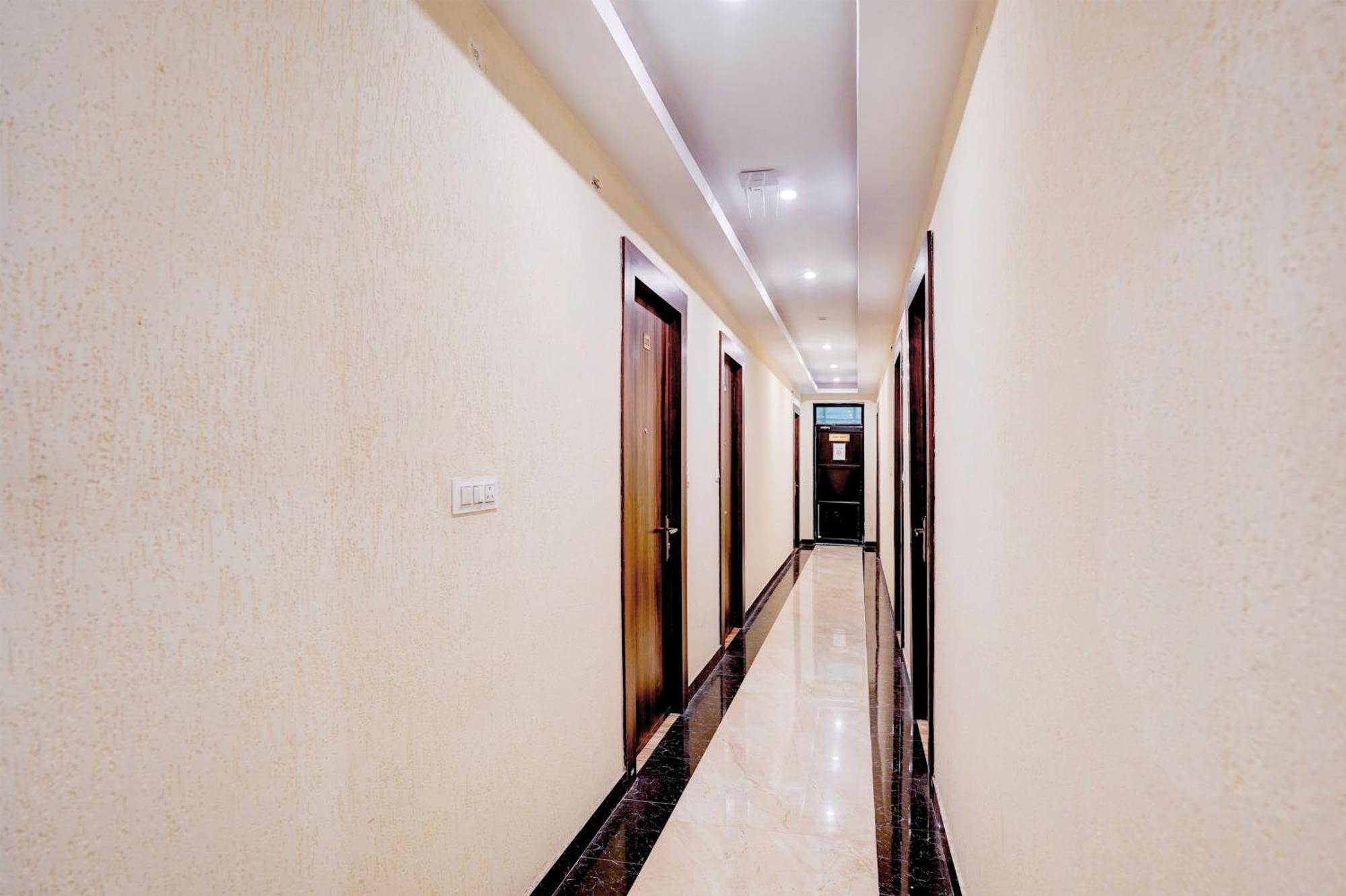 Hotel Collection O Golapar Haldwani Kāthgodām Esterno foto