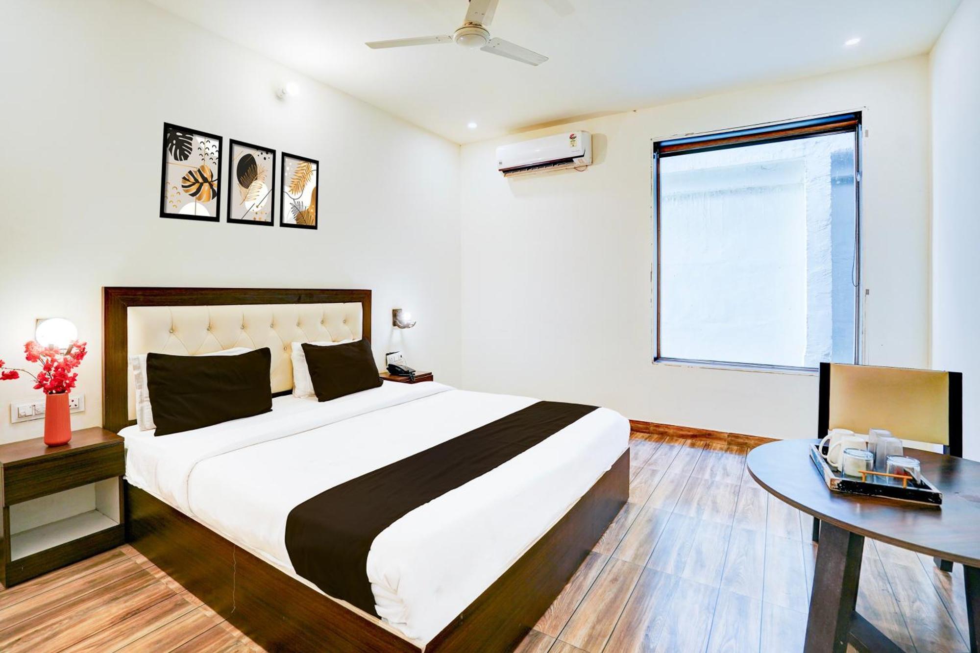 Hotel Collection O Golapar Haldwani Kāthgodām Esterno foto