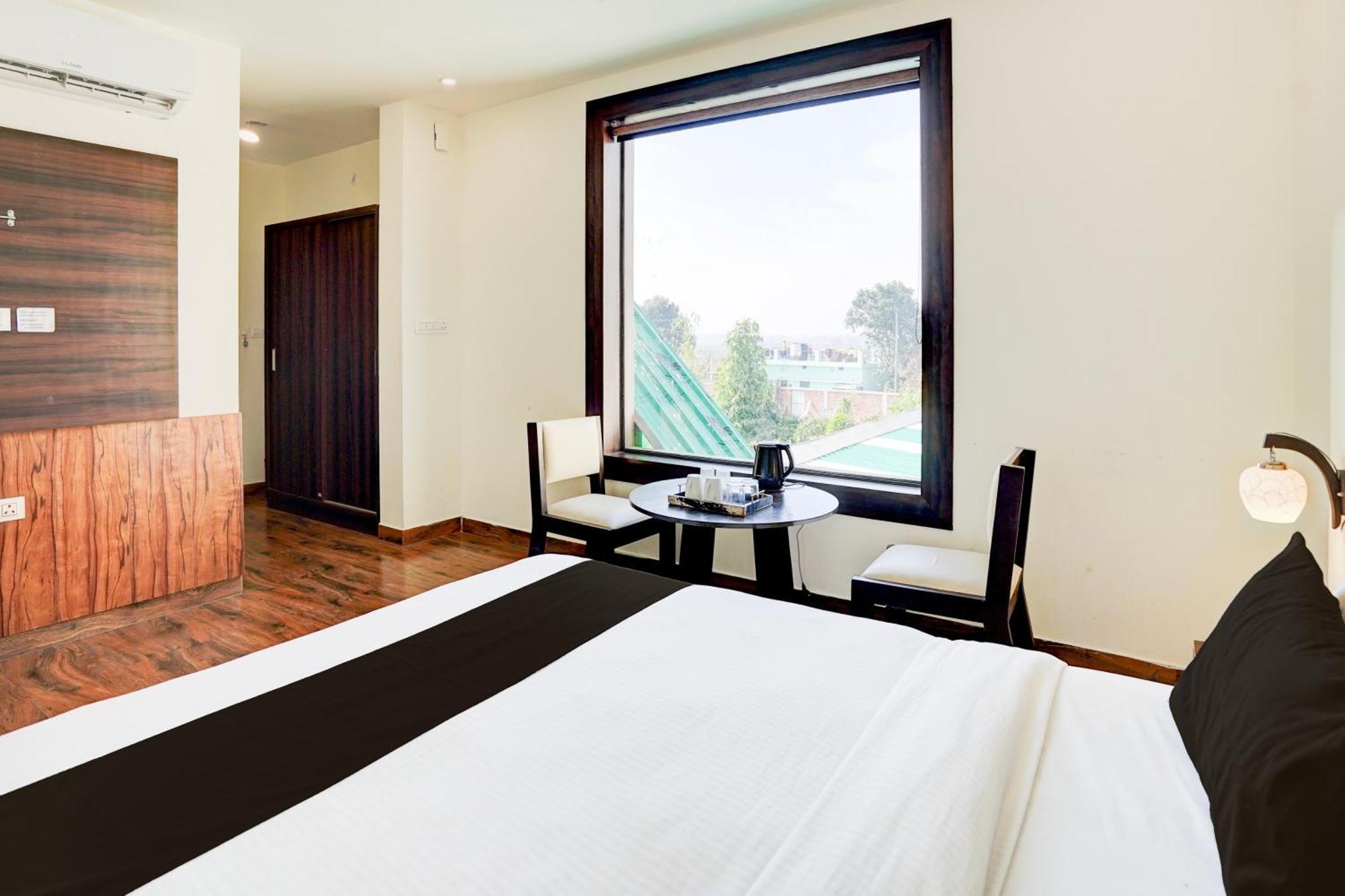Hotel Collection O Golapar Haldwani Kāthgodām Esterno foto